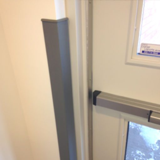 Protège-coin de mur en aluminium et PVC solide
